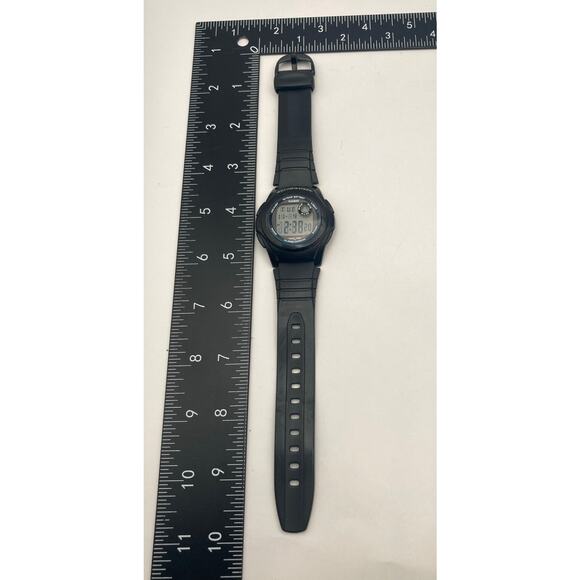 Casio Illuminator Mens Womens Alarm Chrono Multifunction Watch 40mm WR Dual Time - Picture 8 of 9